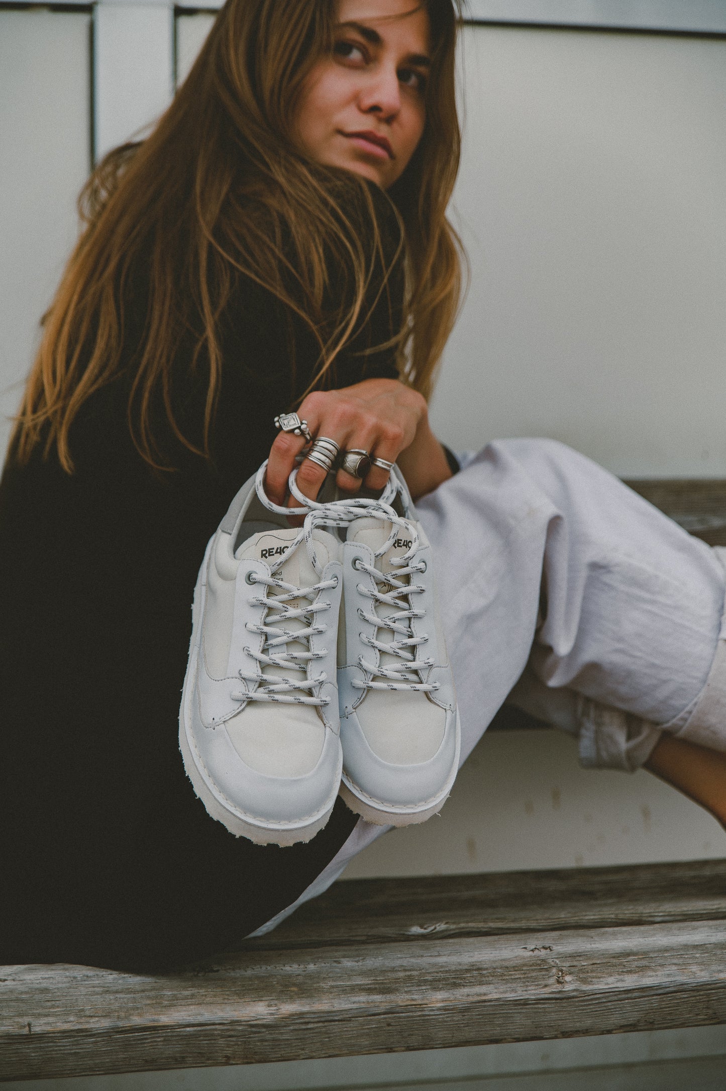 Wave GREY in White Apple Skin