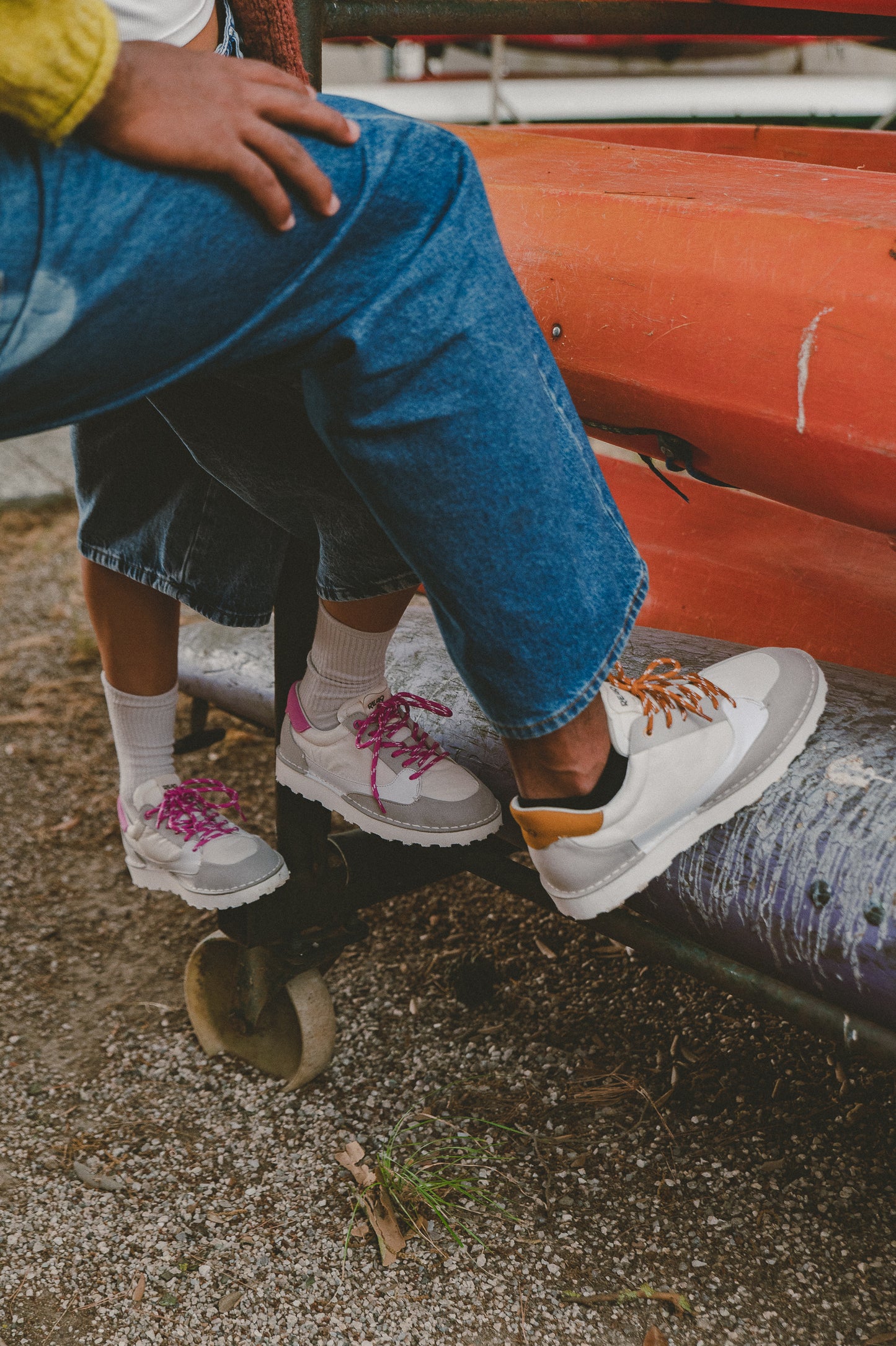 Wave MUSTARD in Light Grey Suede