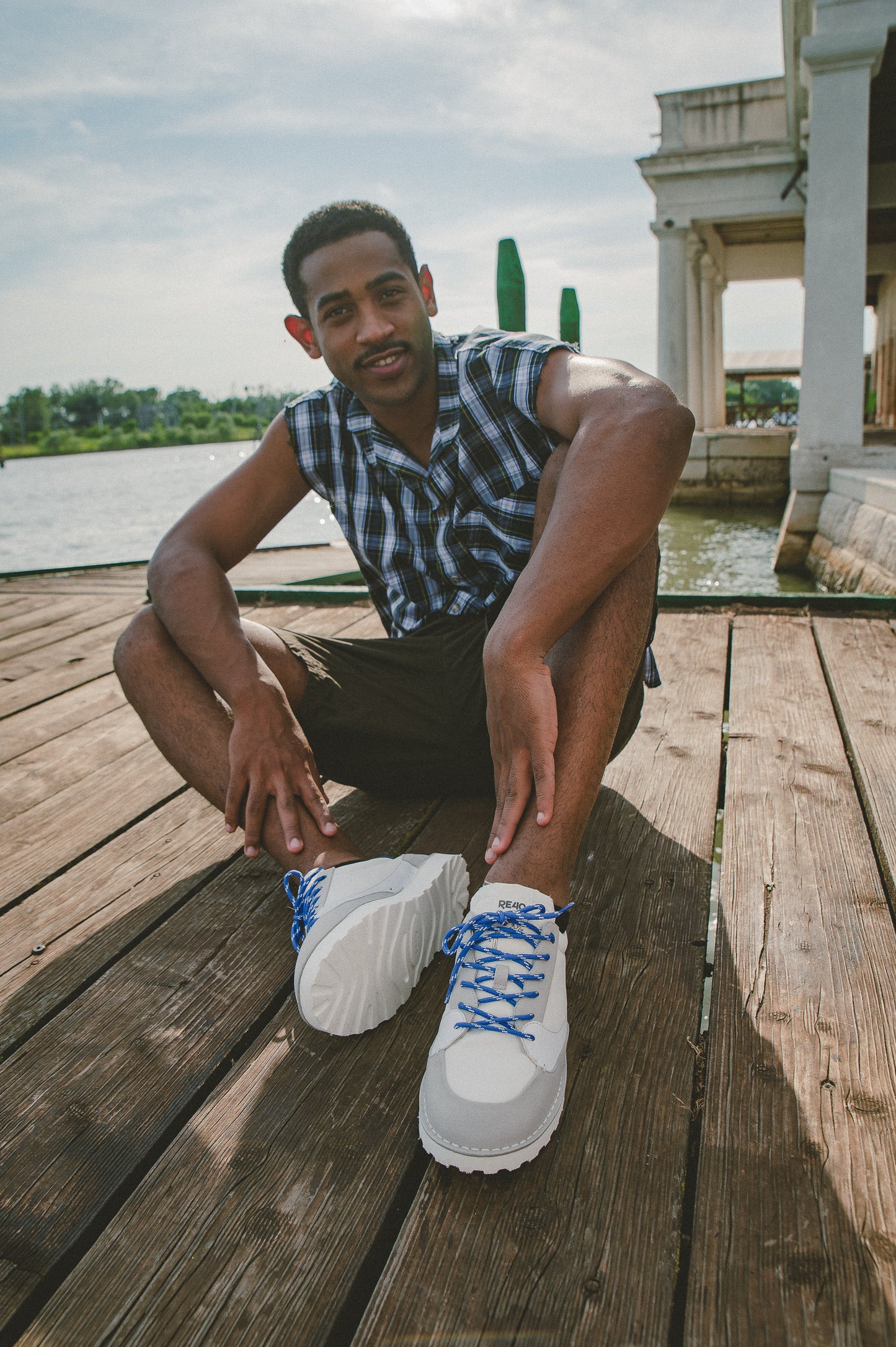 Wave BLUE in Light Grey Suede